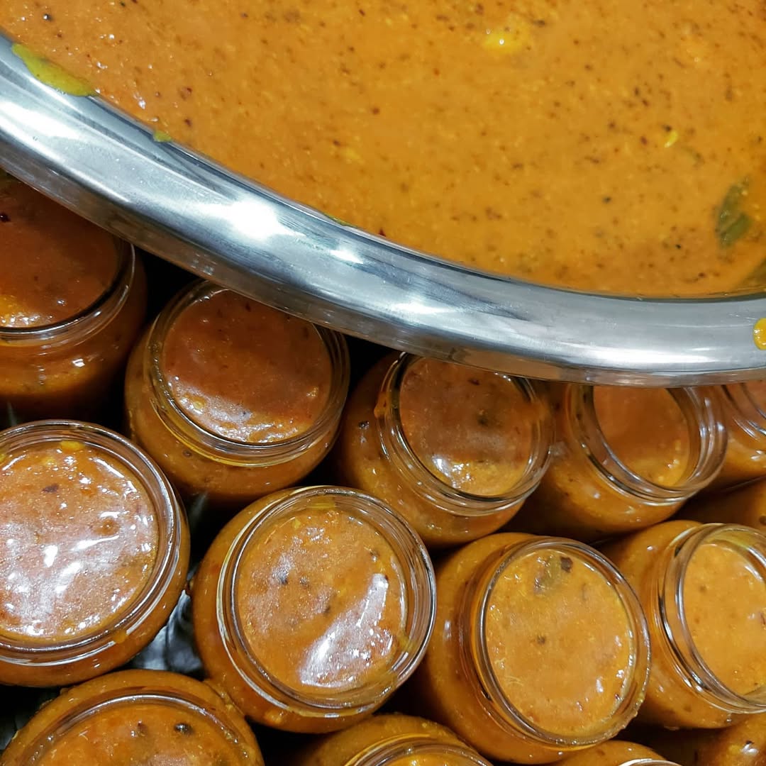 ليمون أصفر مفتوح