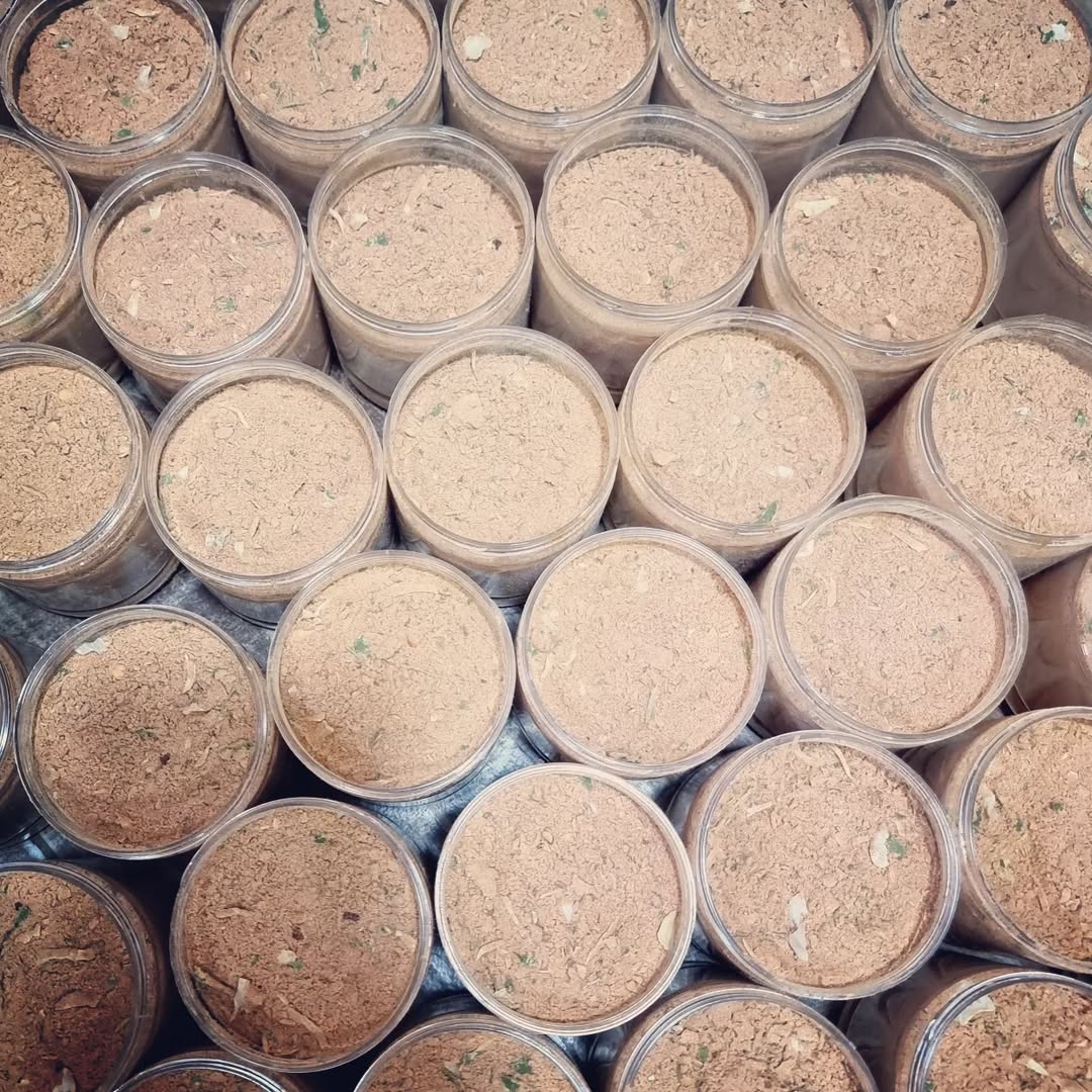 خليط الكزبرة والثوم والبصل والتوابل