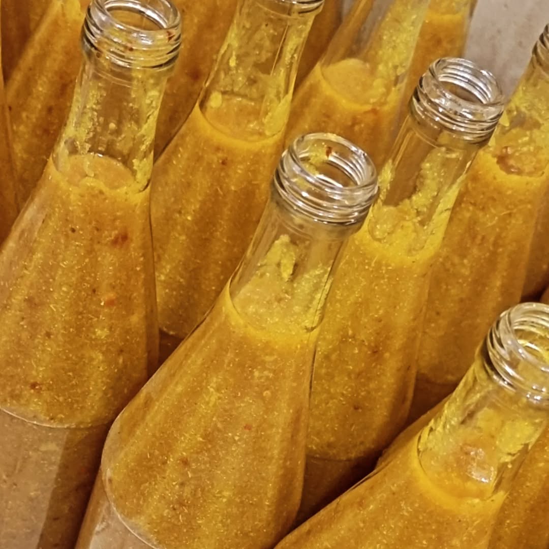 Yellow lemon sauce