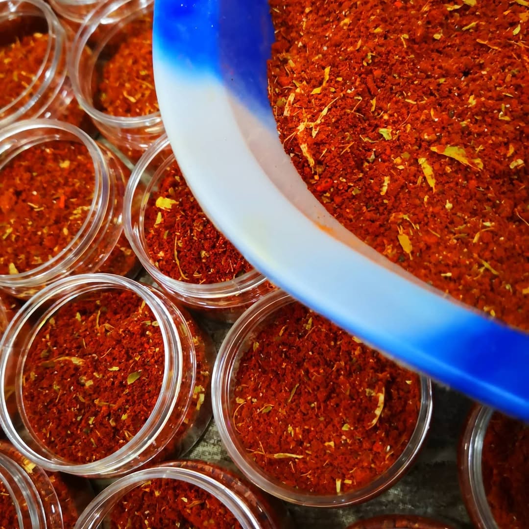 Cardamom and saffron with cloves Spice Mix