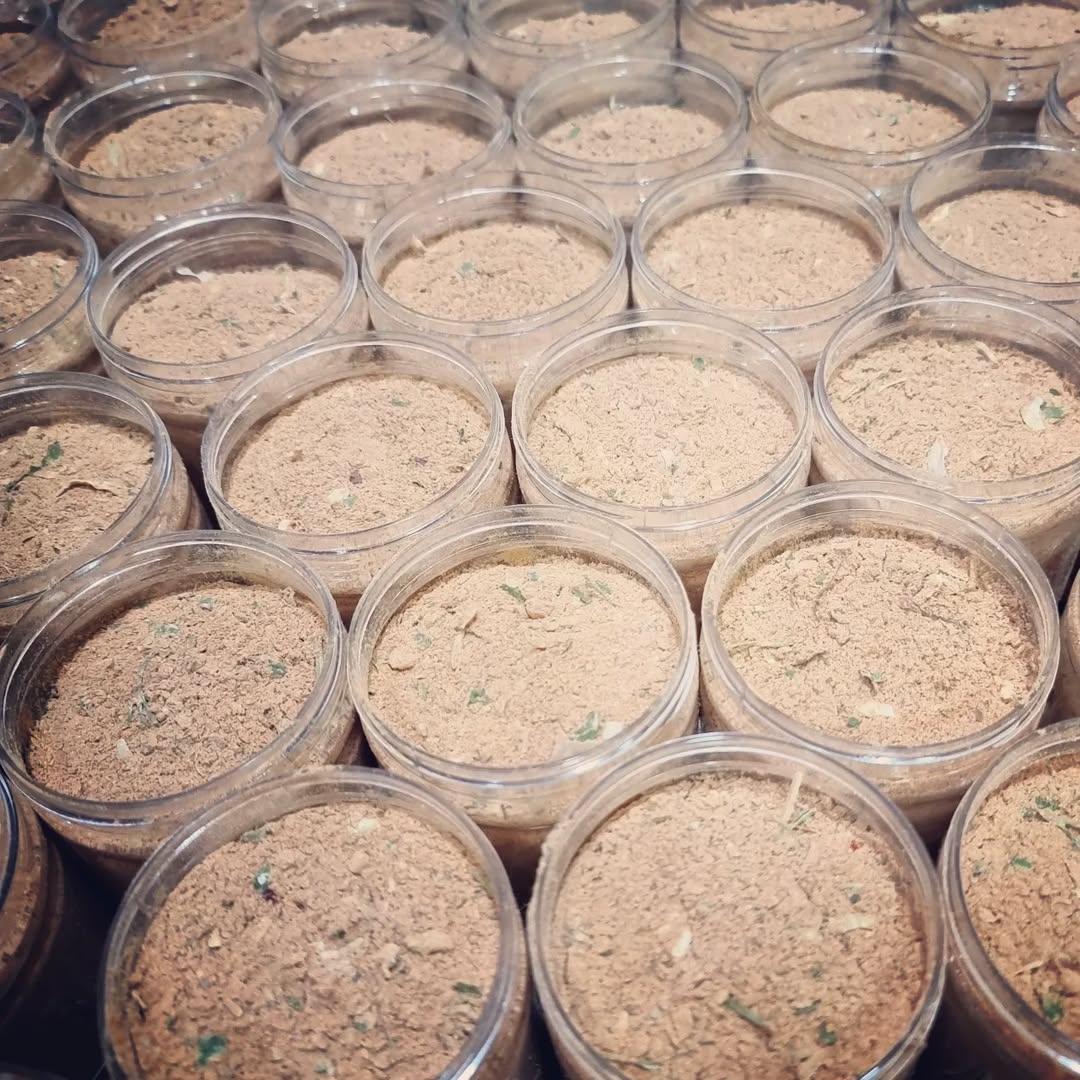 خليط الكزبرة والثوم والبصل والتوابل