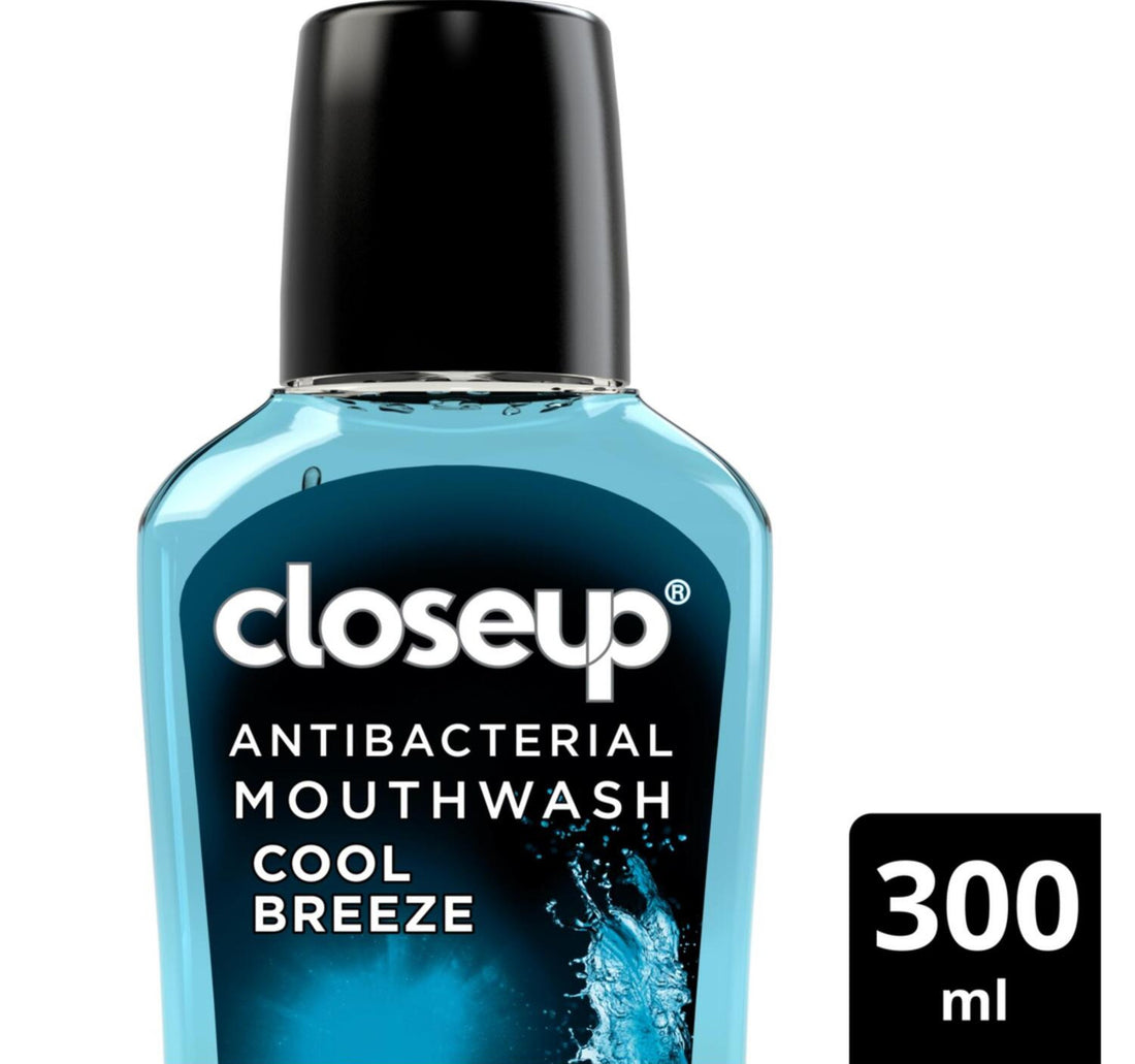 Closeup Cool Breeze Anti-Bacterial Mouth Wash 300 ml