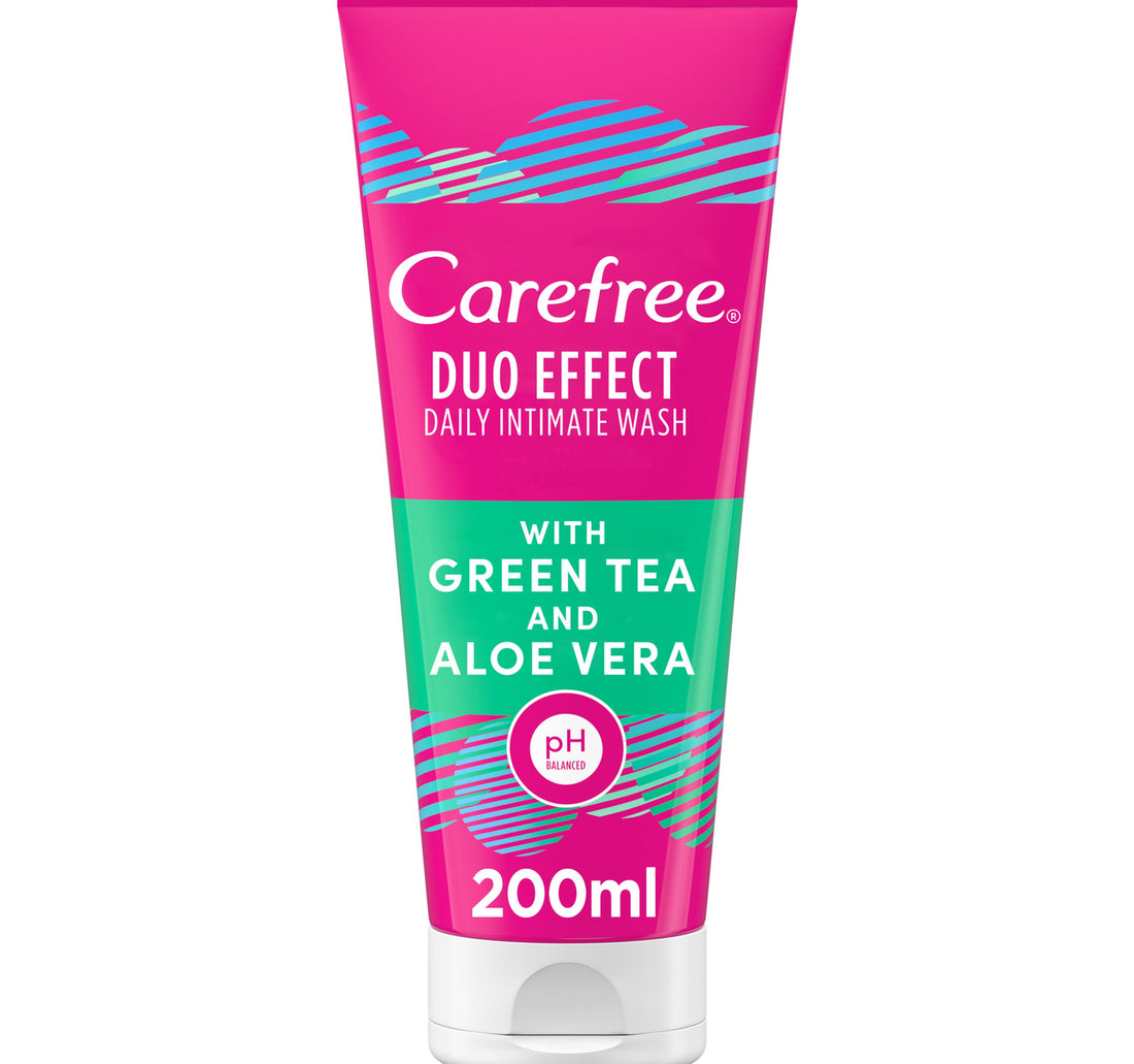 Carefree Daily Intimate Wash Duo Effect with Green Tea and Aloe Vera 200 ml