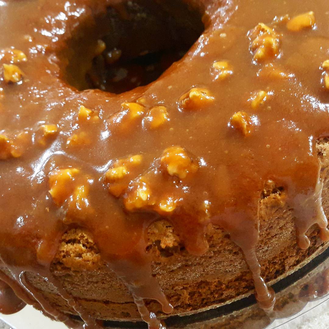 Date Cake with Toffee Sauce