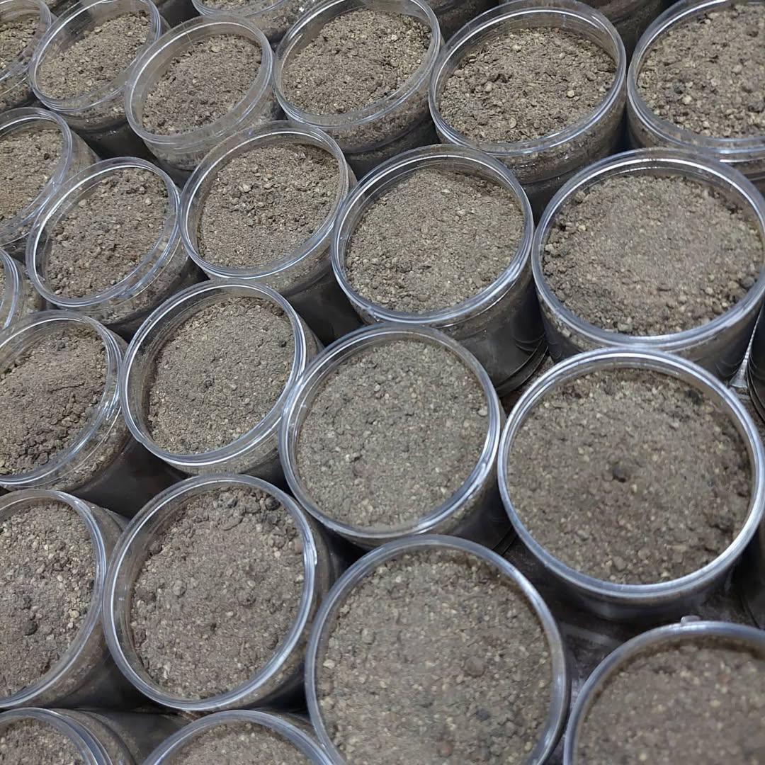 Ground black pepper