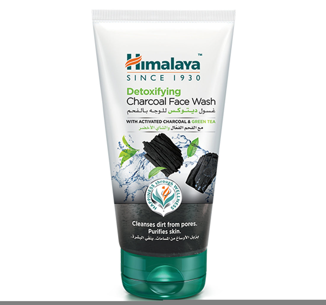 Himalaya Detoxifying Face Wash With Activated Charcoal & Green Tea 150 ml