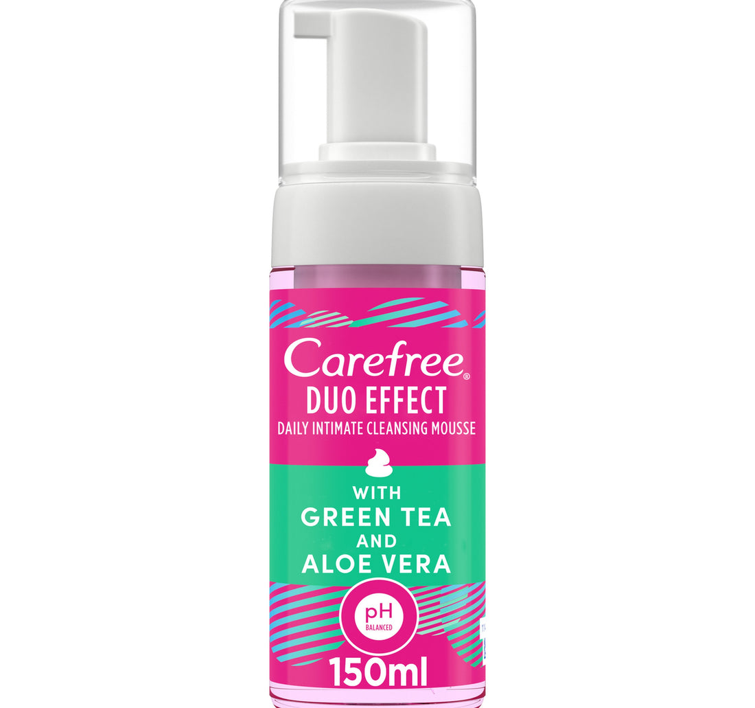 Carefree Daily Intimate Cleansing Mousse Duo Effect with Green Tea and Aloe Vera 150 ml