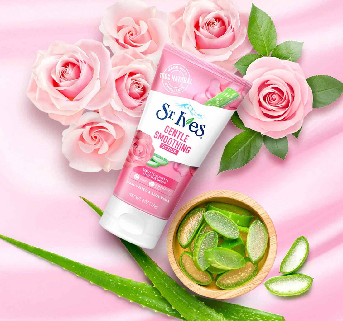 St. Ives Gentle Smoothing Rose Water & Aloe Vera Face Scrub 170 g