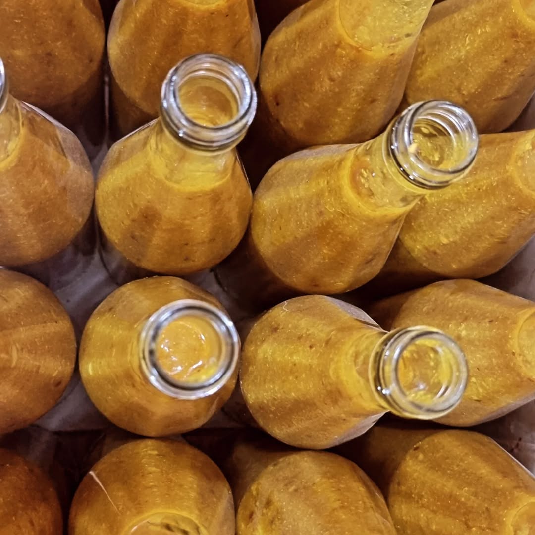 Yellow lemon sauce