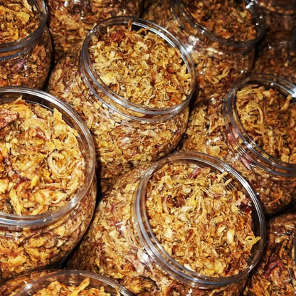 Fried dried onion slices