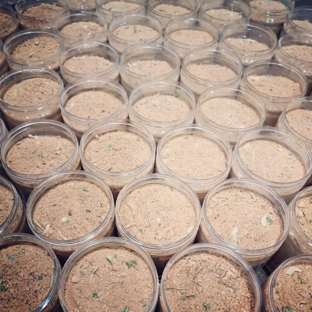 خليط الكزبرة والثوم والبصل والتوابل