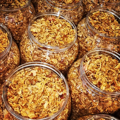 Fried dried onion slices