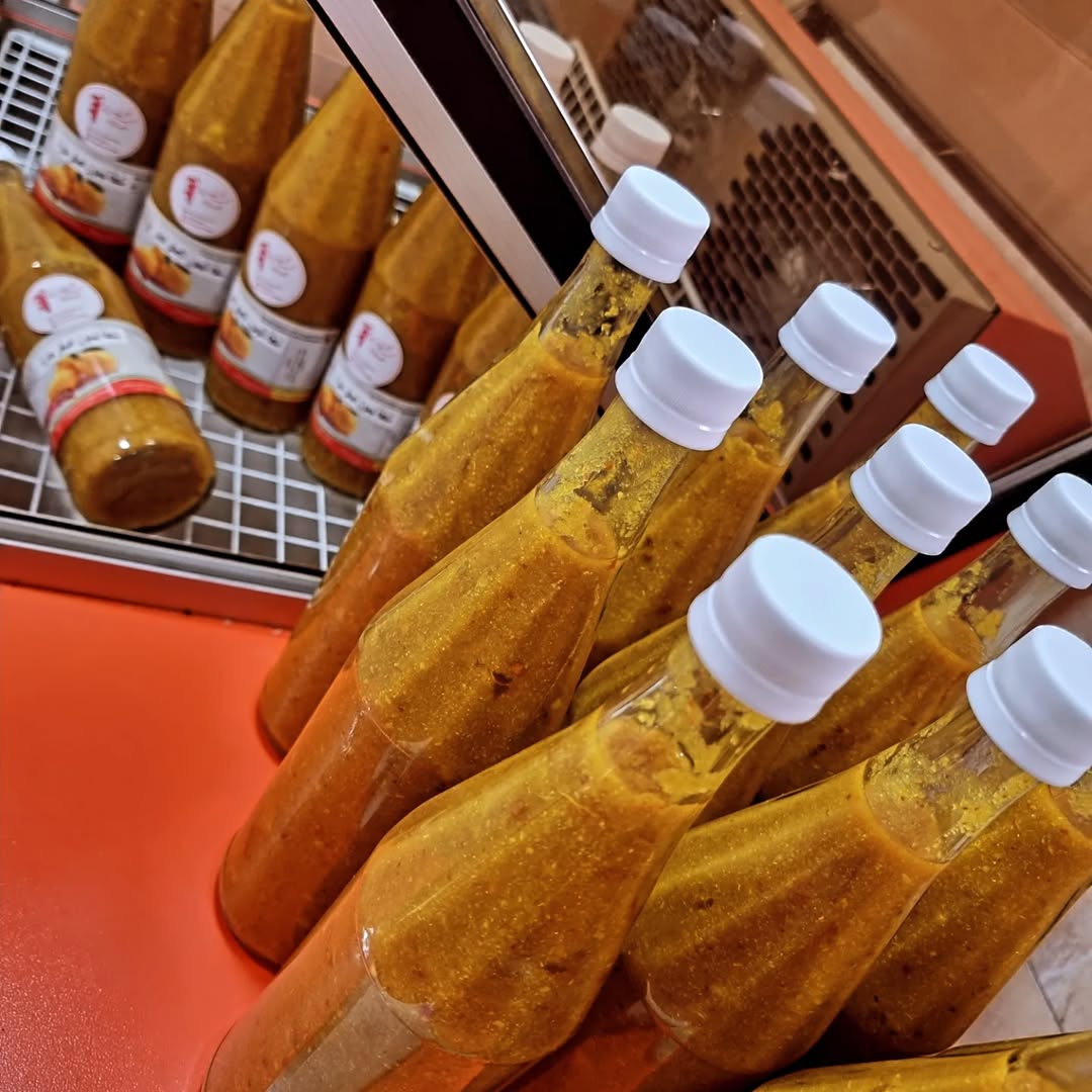 Yellow lemon sauce