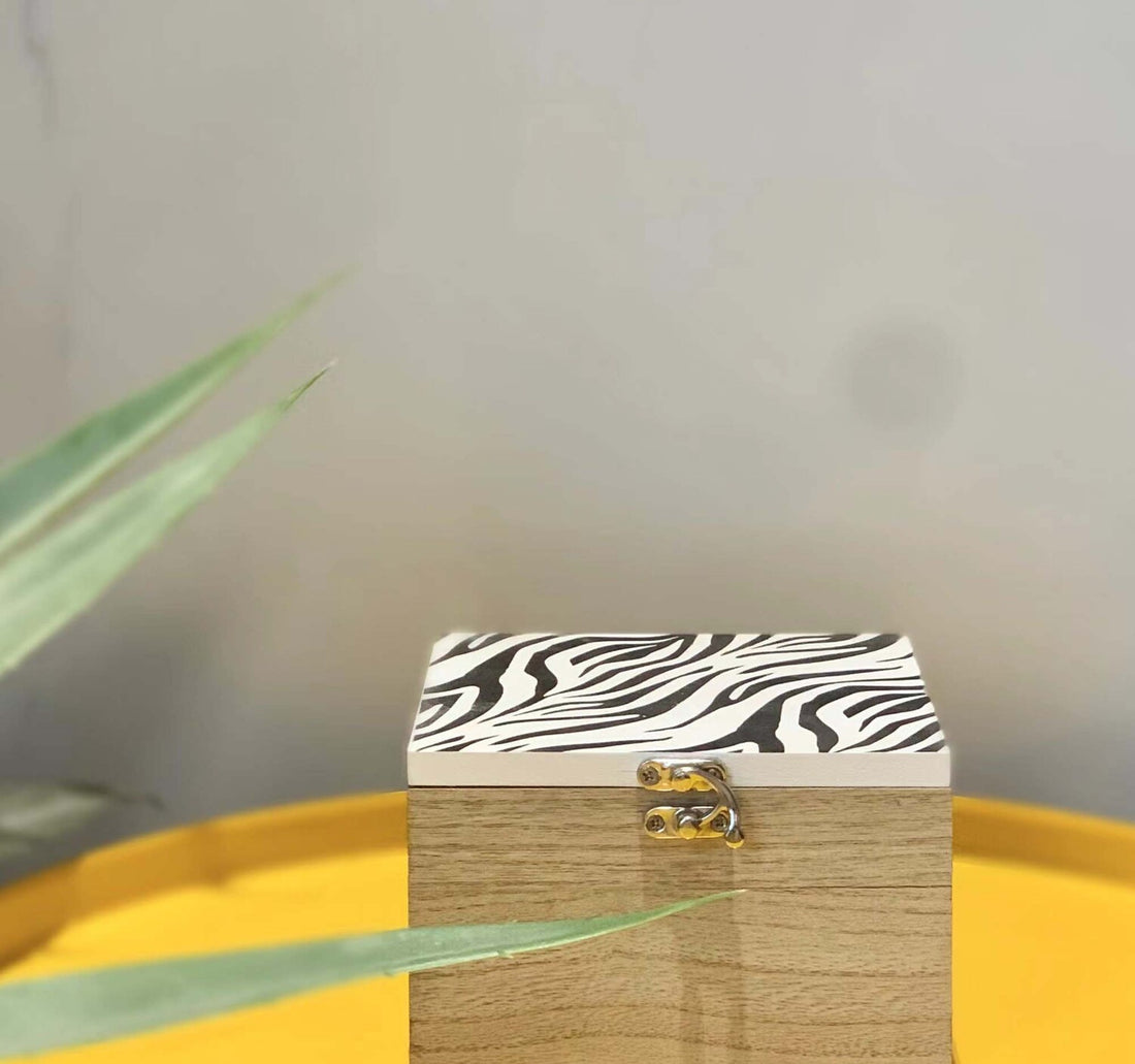 Maple Leaf Tabletop Multipurpose Wooden Storage Box 14x14x8.5cm HT74885