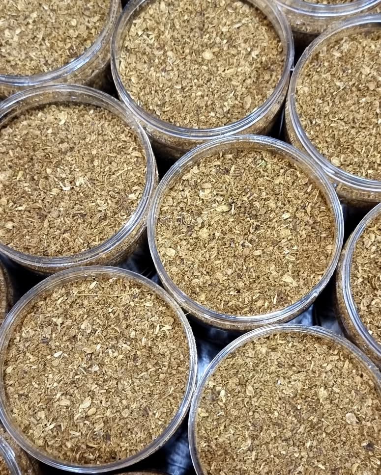 الكمون والكزبرة المطحونة